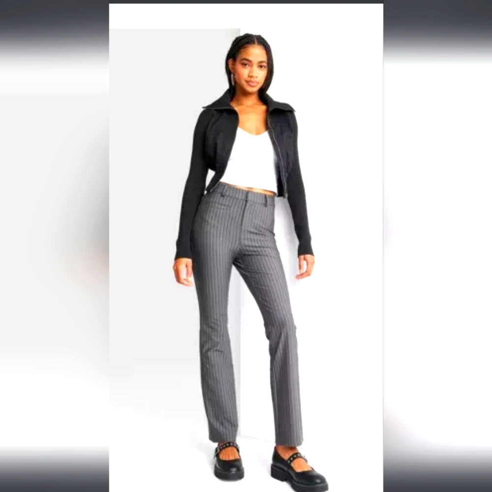 Daisy Fuentes striped Grey work pants Size 4P Women